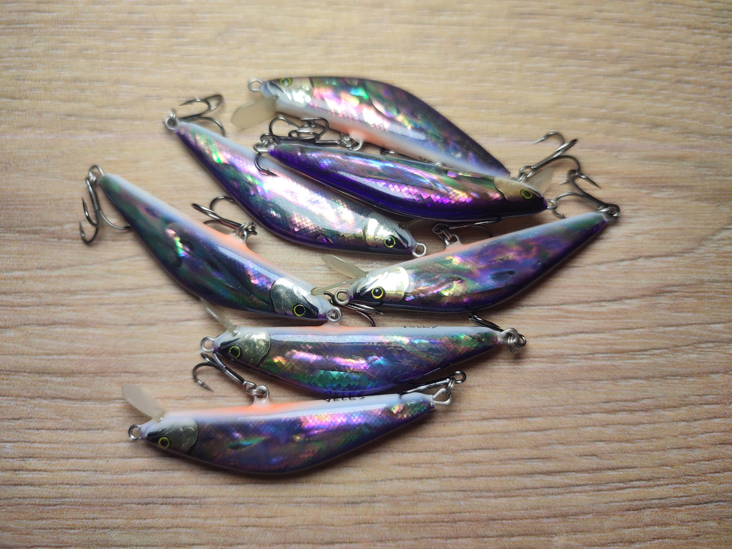 Veles lure. 50mm-4,5gr sinking Abalone shell finish