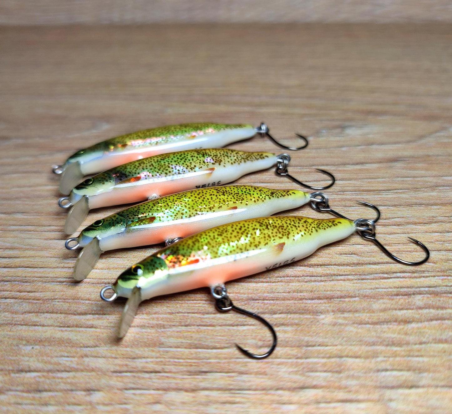 Veles handcrafted lure 46mm-3.1gr sinking. Abalone shell finish