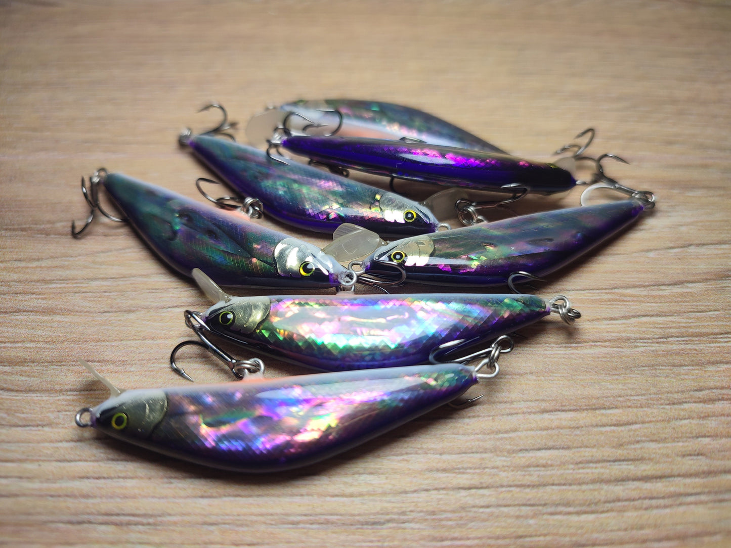 Veles lure. 50mm-4,5gr sinking Abalone shell finish