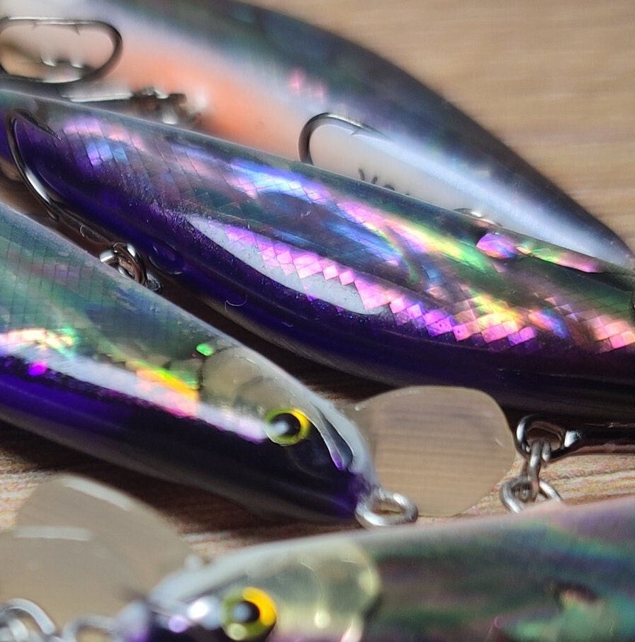 Veles lure. 50mm-4,5gr sinking Abalone shell finish