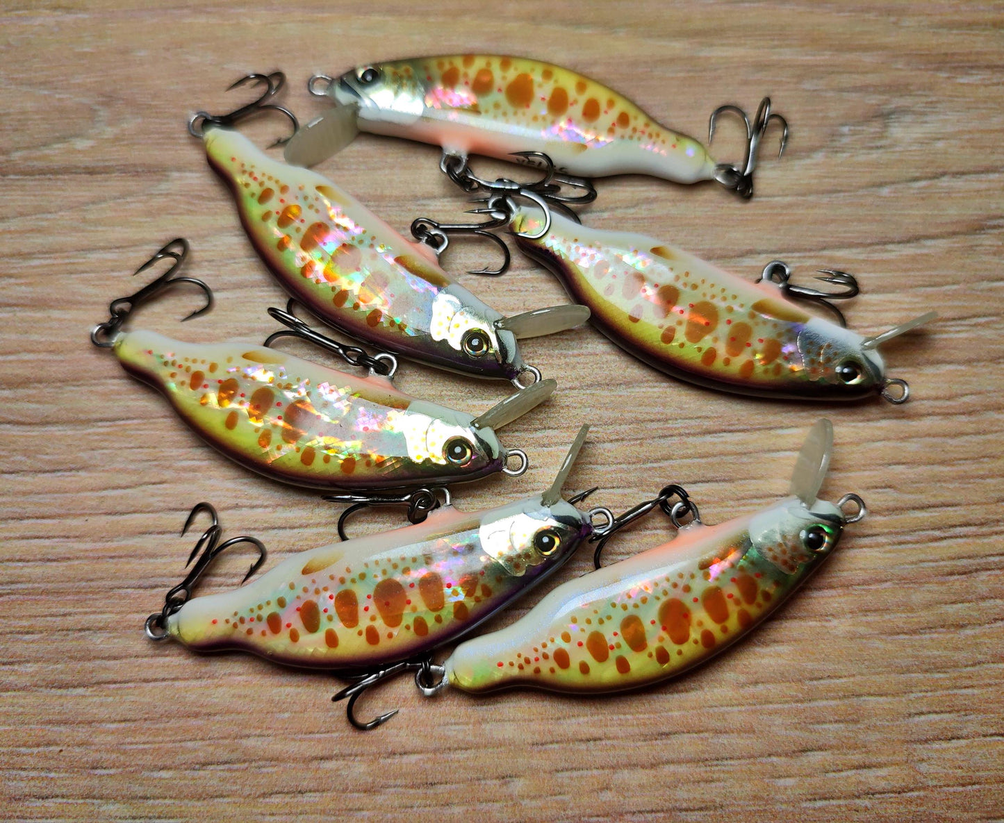 Veles lure. 45mm-3.5gr sinking Abalone shel finish