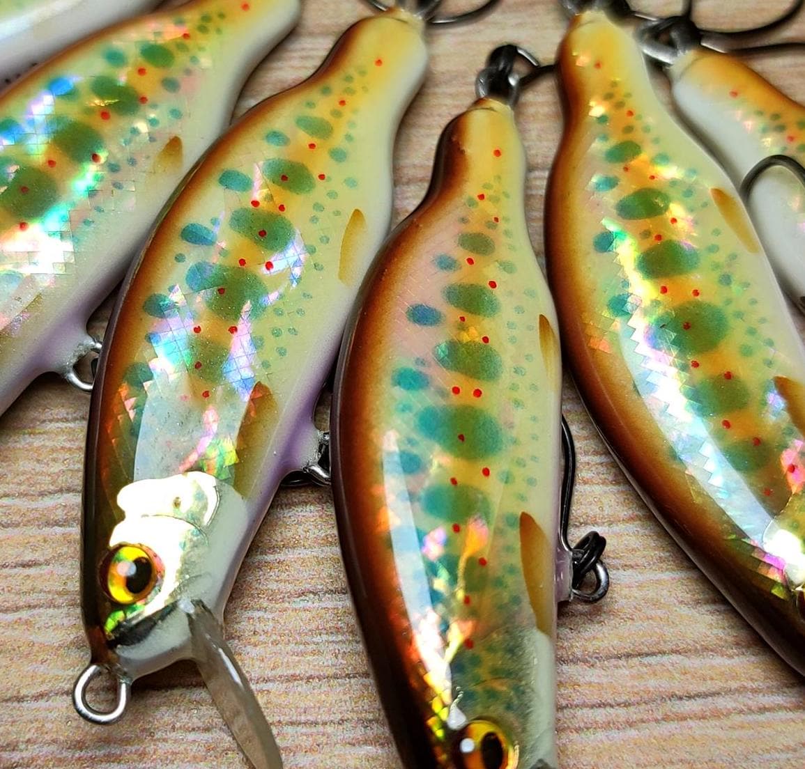 Veles lure. 45mm-3.5gr sinking Abalone shell finish