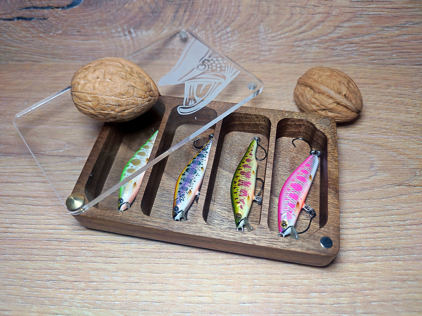 Fishing lure box 4 chambers